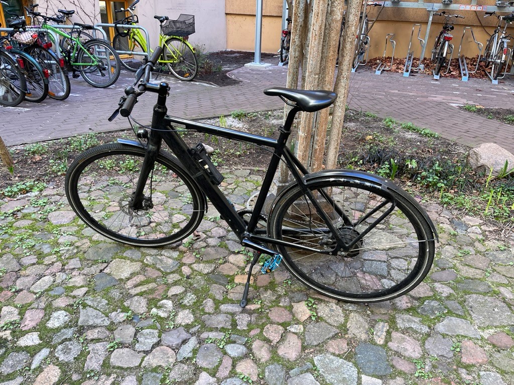 Schwarzes Coboc E-Bike in Berlin