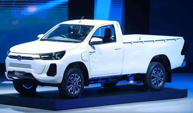 Elektro Pick-up Toyota Hilux als Konzept