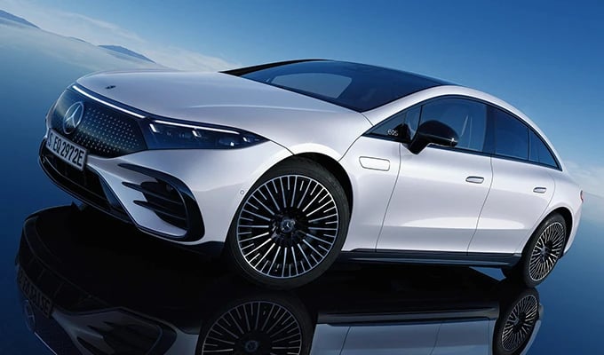 E-Auto mit großer Reichweite: Mercedes EQS 450+ in Szene