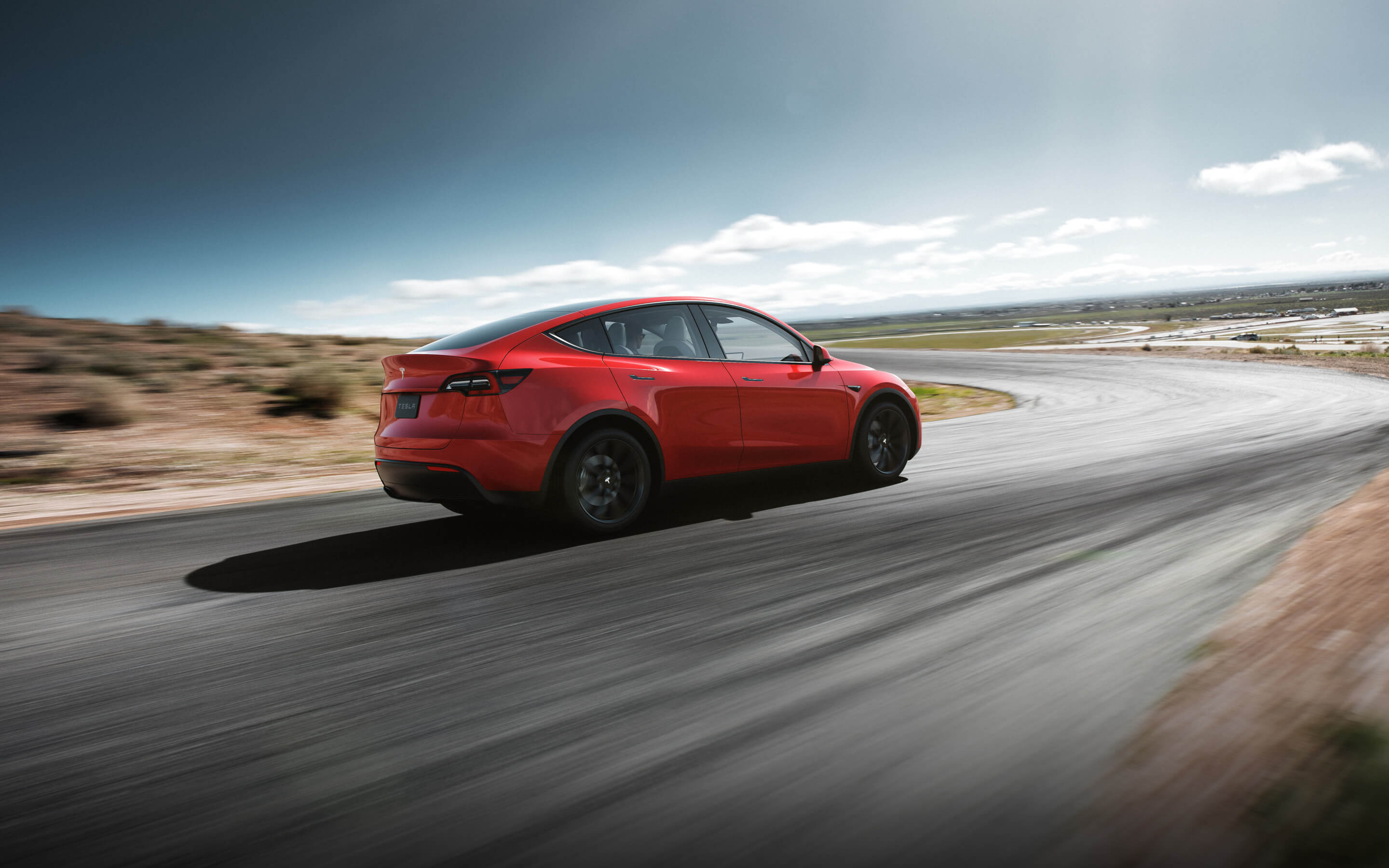 Elektro SUV: Telsa Model X auf der Langstrecke weit unterwegs
