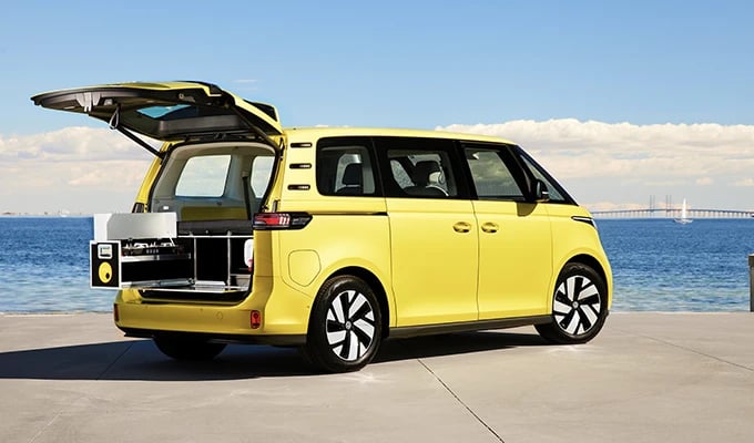 VW ID. Buzz mit umfangreicher Camping-Box von Ququq