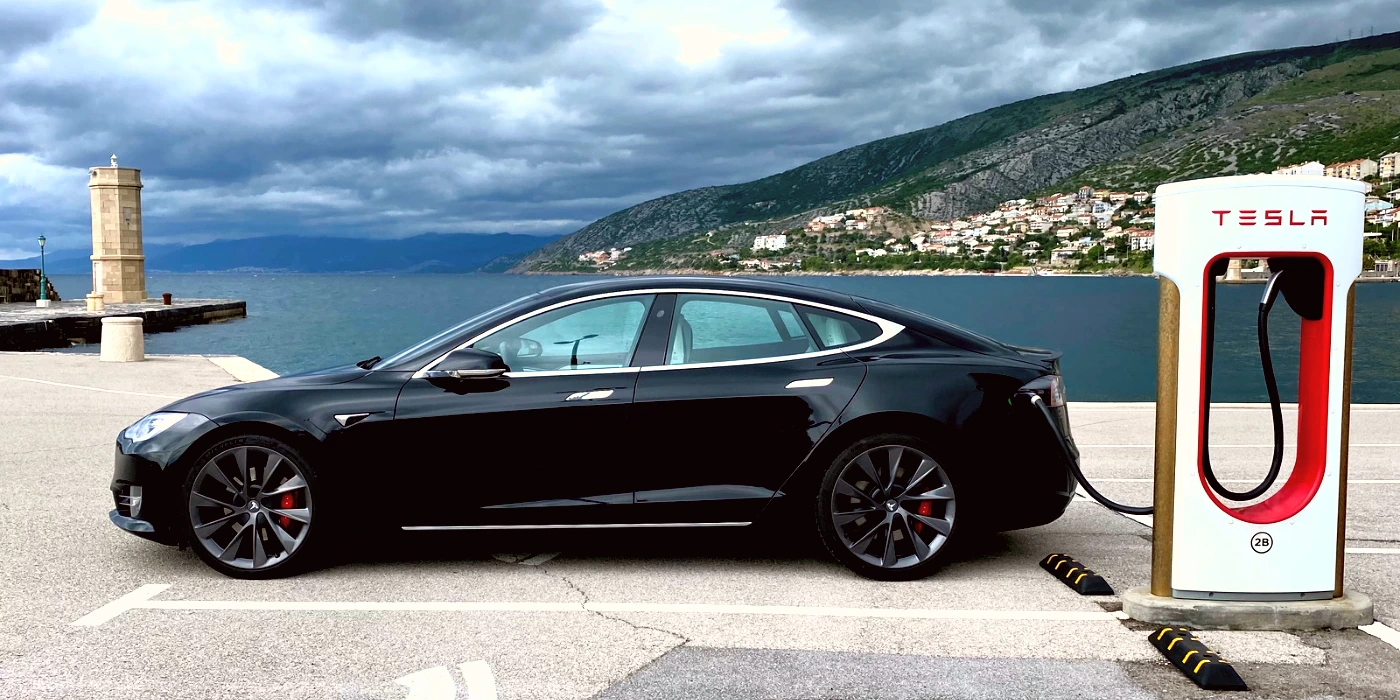 Ladestationen: Tesla erhöht Supercharger-Preise deutlich 
